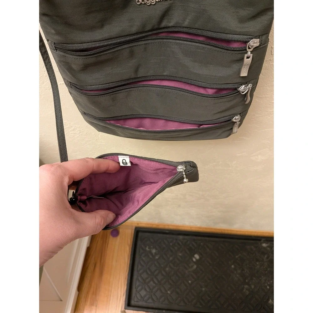 Baggallini Gray Nylon Crossbody Bag With Multiple Zip Pockets‎ Detachable Pouch
